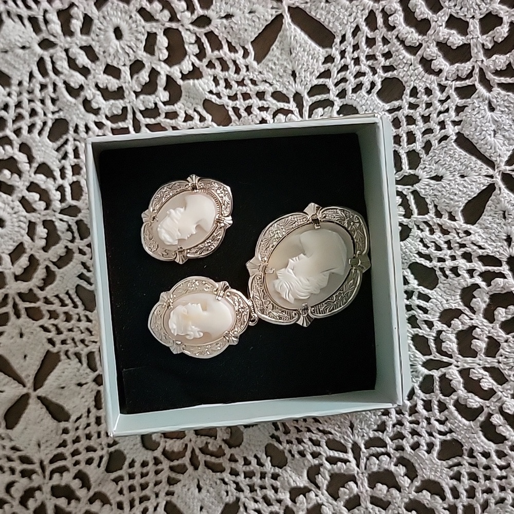 10k Gold Cameo Jewelry Set